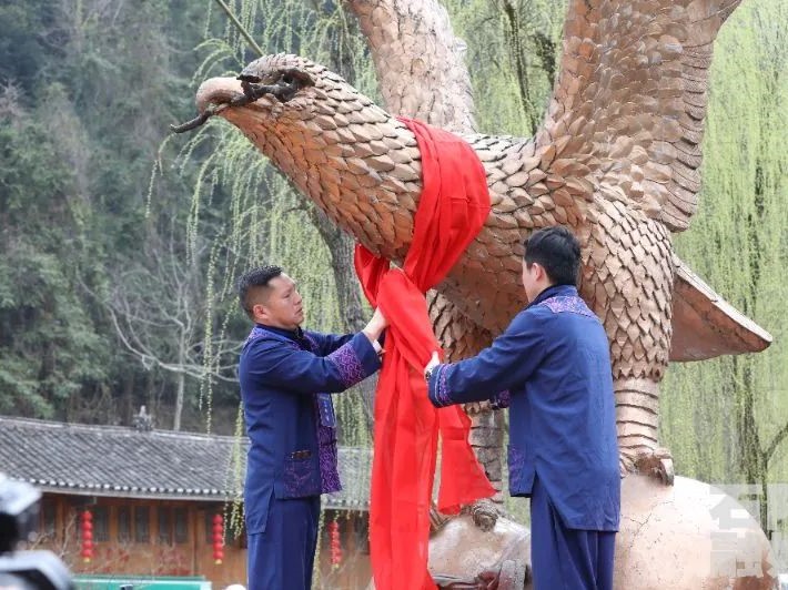 敬雀节庆祝场景