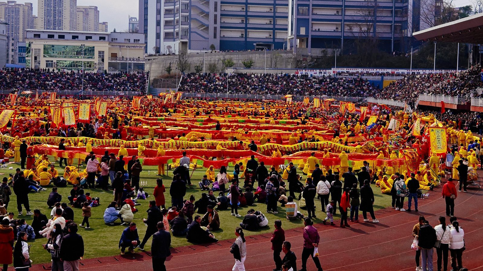 毛龙节庆祝场景
